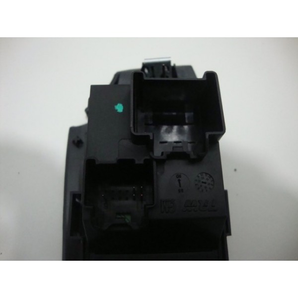 Comando Vidro Elétrico Dianteiro Direito Gm Tracker 2015