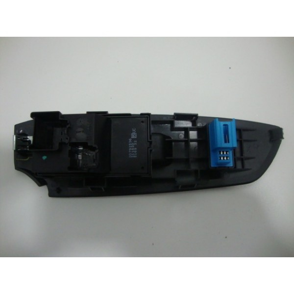 Comando Vidro Elétrico Dianteiro Direito Gm Tracker 2015