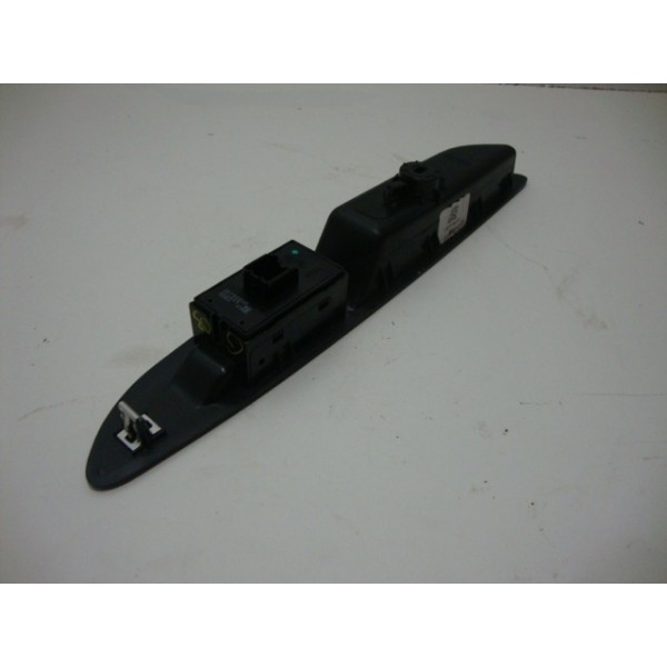 Comando Vidro Eletrico Traseiro Direito  Tracker 2015-usado