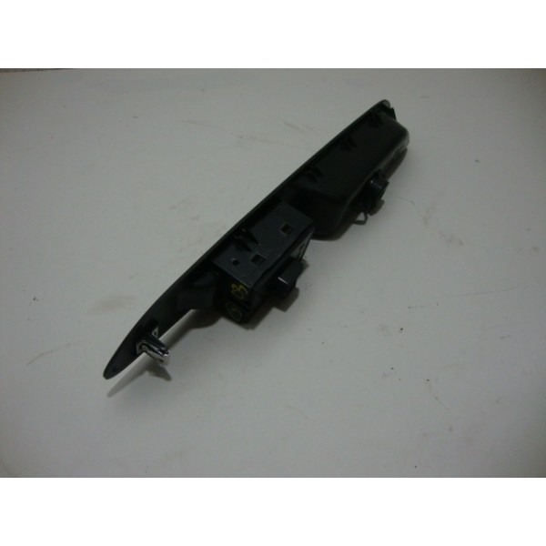 Comando Vidro Eletrico Traseiro Direito  Tracker 2015-usado