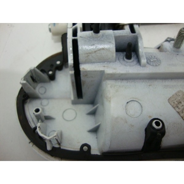 Maçaneta Externa Porta Traseira Esquerda Fiat Línea-usado