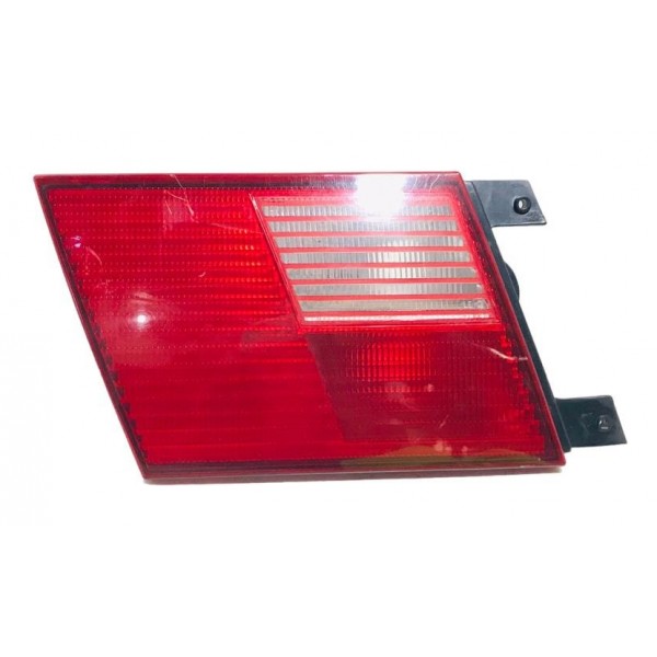 Lanterna Tampa Traseira Equerda Vw Santana 1998/2006