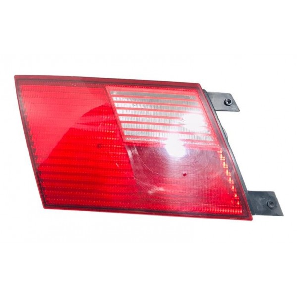 Lanterna Tampa Traseira Equerda Vw Santana 1998/2006