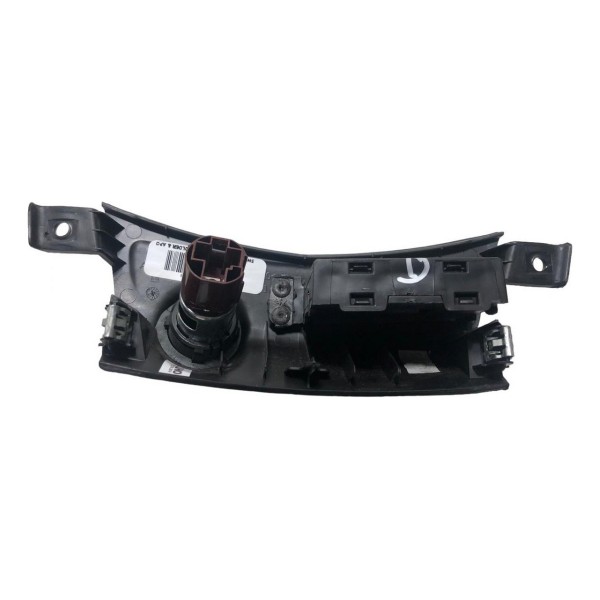 Moldura Tomada 12v Acendedor Chevrolet Tracker 2015