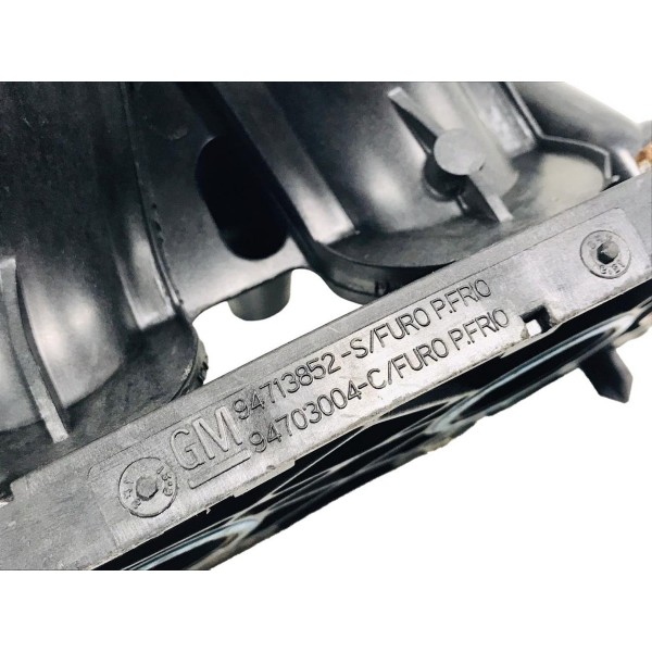 Coletor Admissão Chevrolet Montana 1.4 8v Flex 2011  Usada