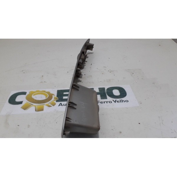 Moldura Botão Vidro Dianteiro  Direito Mmc Triton 3.2 2010