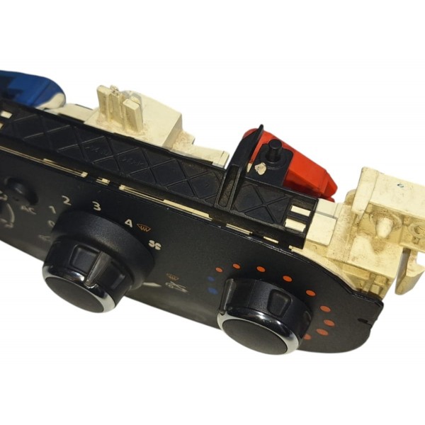 Comando Ar Cond. Renault Logan Sandero 2015-2019 Detalhe