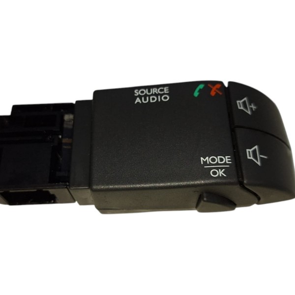 Botão Comando De Som E Ligação Renault Logan Sandero 2015