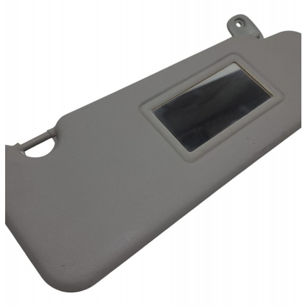 Quebra Sol Direito Renault Sandero 2015