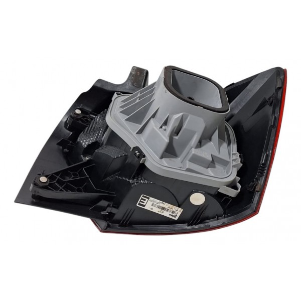 Lanterna Traseira Esquerda Vw Novo Polo Confortline 2017-18