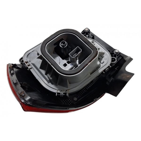 Lanterna Traseira Esquerda Vw Novo Polo Confortline 2017-18