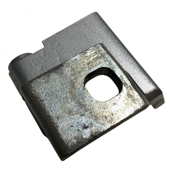 Dobradiça Inferior Traseira Direita Fiat Palio Attract 2014