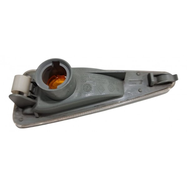 Lanterna Pisca Seta Dianteira Esq. Renault Sandero 2011-12