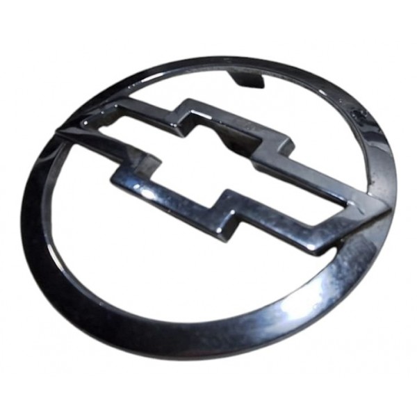 Emblema Grade Chevrolet Corsa 2005 - Detalhe