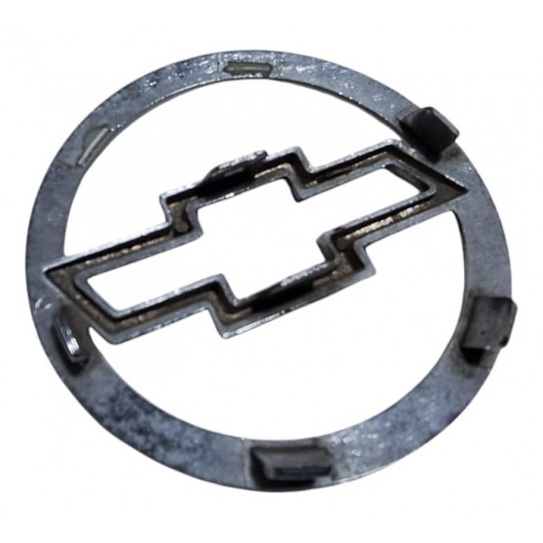 Emblema Grade Chevrolet Corsa 2005 - Detalhe