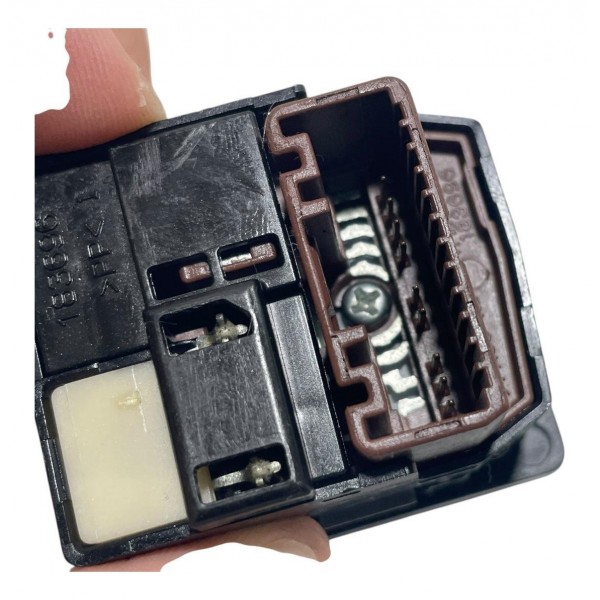 Botão Comando Retrovisor Elétrico C/rebat. Toyota Rav4 2014