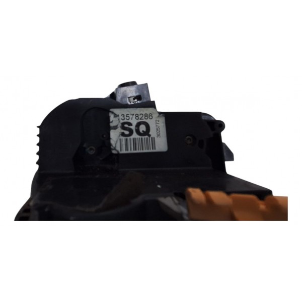 Fechadura Manual Dianteira Direita Gm Montana 2010