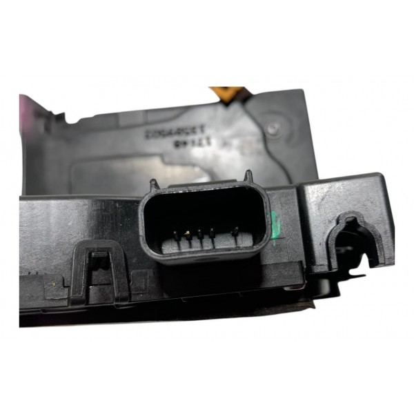 Fechadura Porta Dianteira Direita Chevrolet Onix Spin 2015