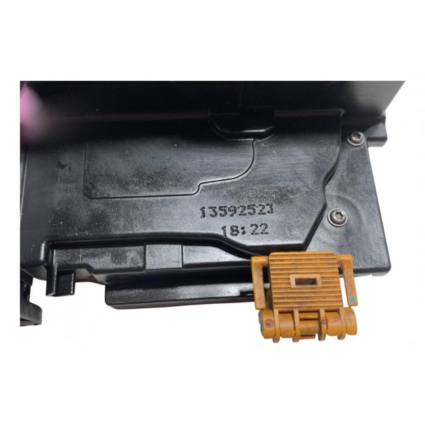 Fechadura Porta Dianteira Direita Chevrolet Onix Spin 2015