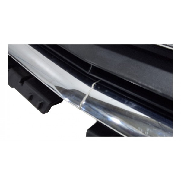 Grade Superior Cromada Gm Onix Prisma 2013 - Detalhe