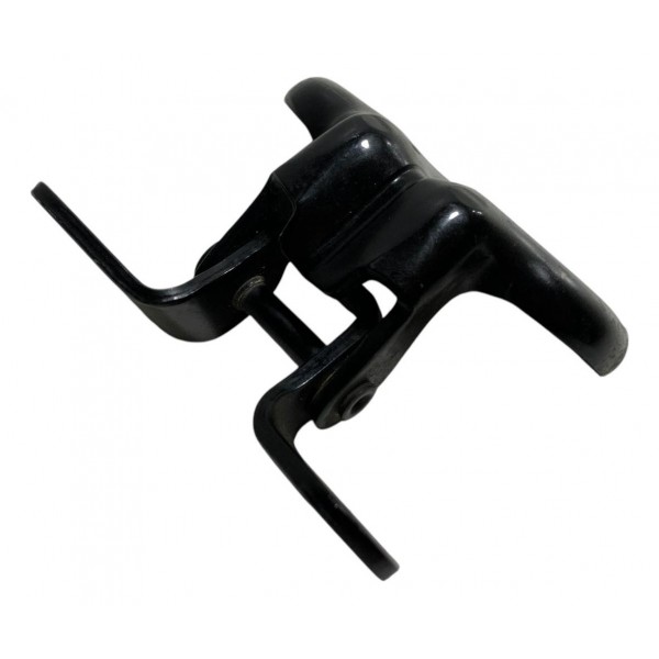 Dobradiça Inferior Dianteira Esquerda Chevrolet Onix 2014