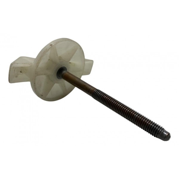 Parafuso Porca Fixação Estepe Chevrolet Montana 2012