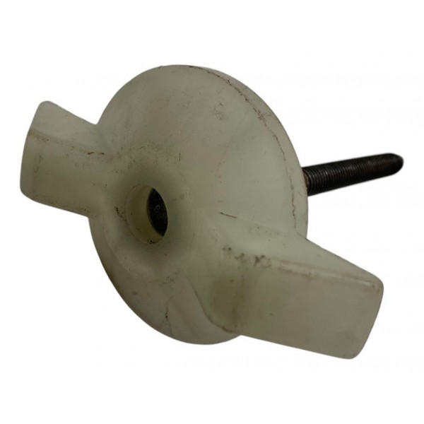 Parafuso Porca Fixação Estepe Chevrolet Montana 2012