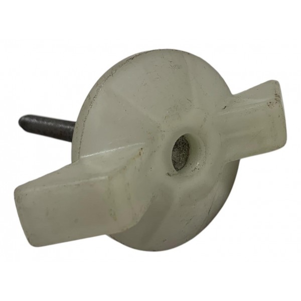 Parafuso Porca Fixação Estepe Chevrolet Montana 2013