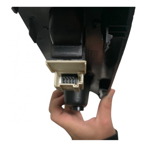 Botão Vidro Dianteiro Direito Chery Qq 2012