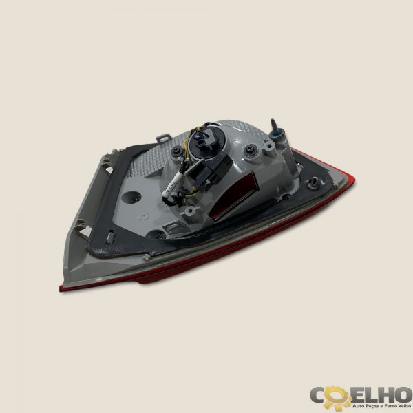 Lanterna Tras. Esq. Com Detalhe Tampa Cruze Ltz 16/17 (2862)