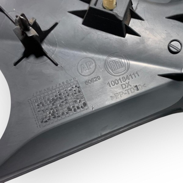 Moldura Acabamento Banco Direito Fiat Palio Attractive 2013