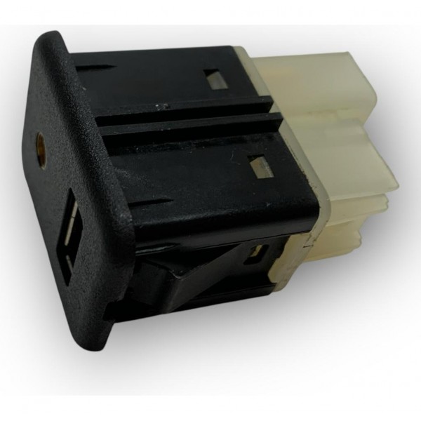 Entrada Conector Usb Painel Chevrolet Onix Prisma 2015