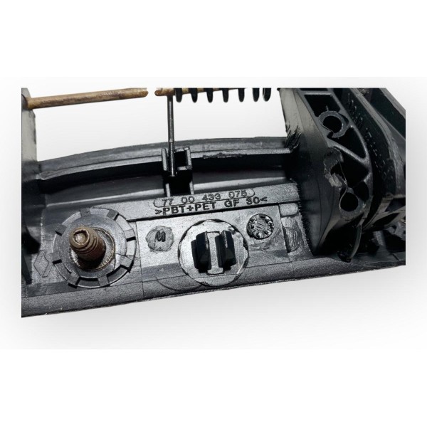 Maçaneta Externa Traseira Esquerda Renault Clio 2010