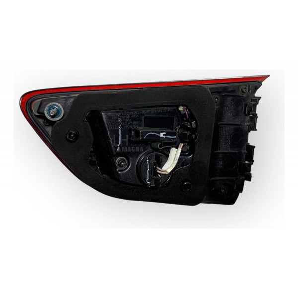 Lanterna Tampa Traseira Esquerda Chevrolet Onix Plus 2024