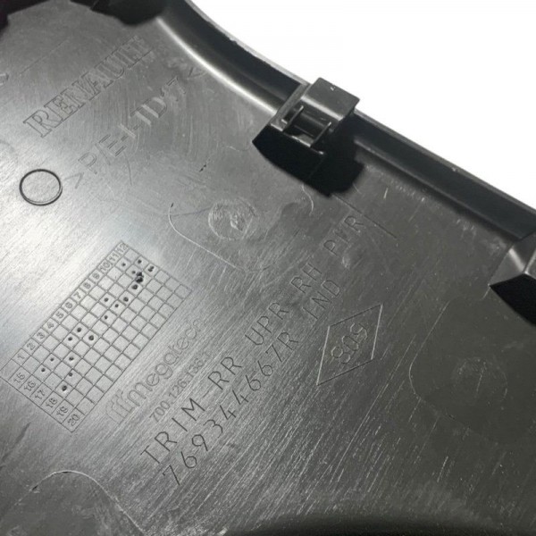 Suporte Tampao Bagagito Direito Renault Kwid Preto