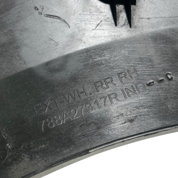 Moldura Do Paralama Traseiro Lado Direito Kwid