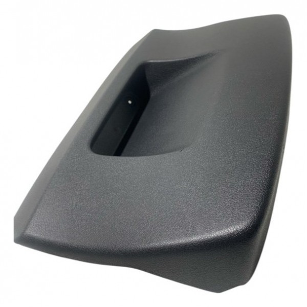 Puxador Tampa Porta Malas Sandero 2016/2017 (detalhe)